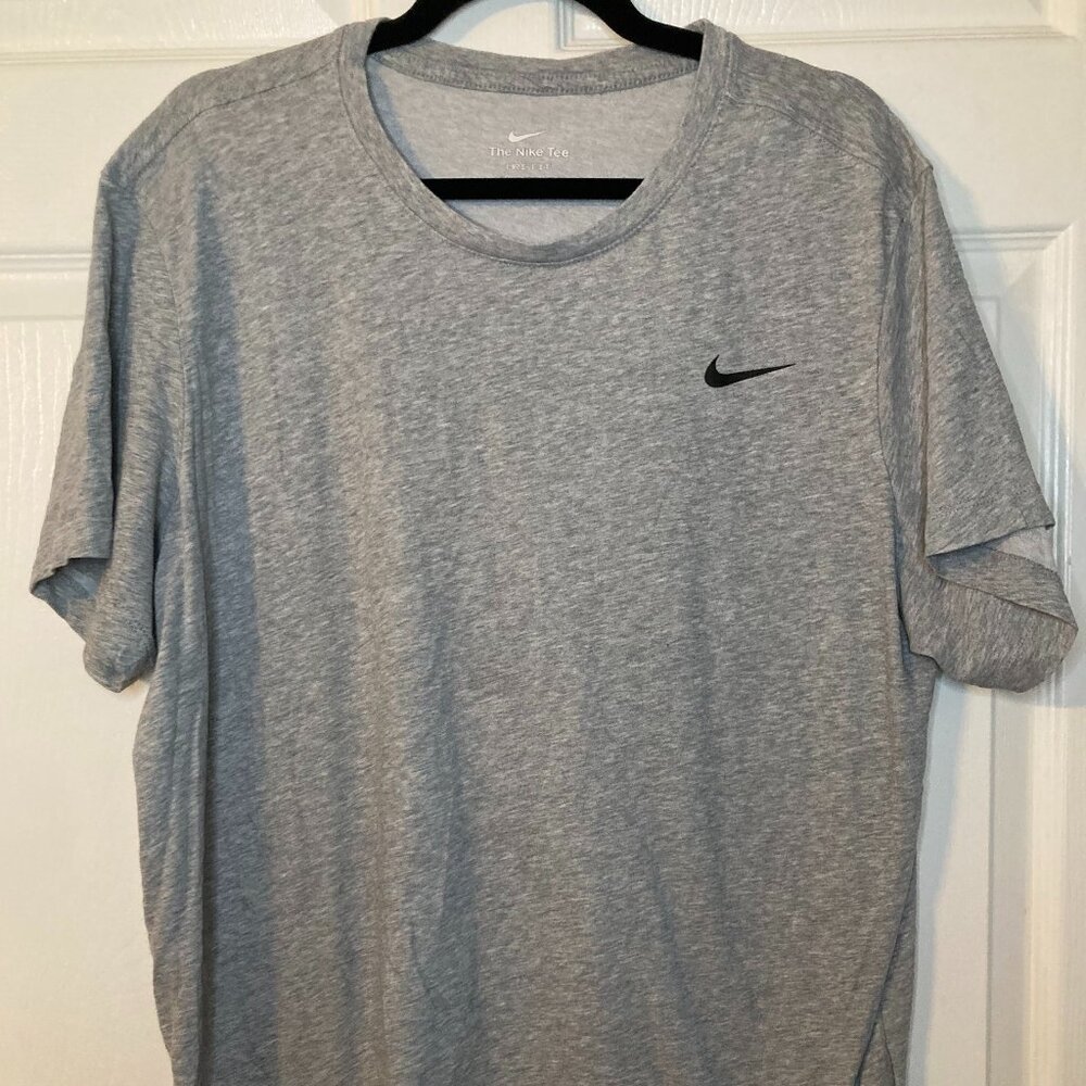 Nike Dri-FIT Legend Men's Fitness T-Shirt - Light Gray - Size M